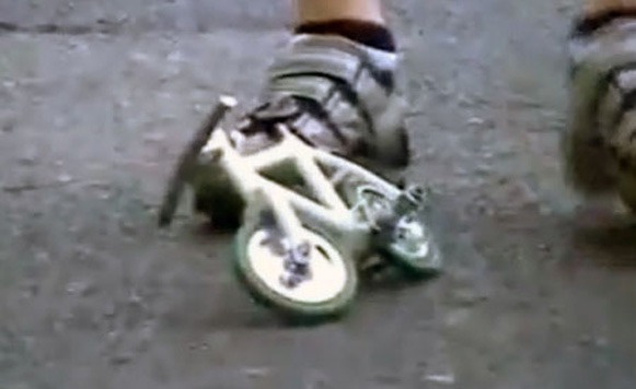 Específico Lógico repetición La bicicleta más pequeña del mundo (video - por Rafa Caivano) - Cassette  Blog