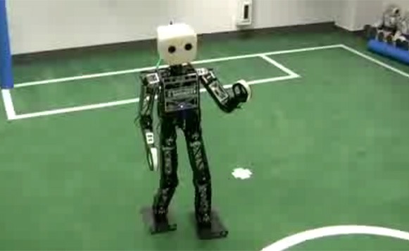 Robot Futbolista de código abierto (video – por Manuel Cosío)